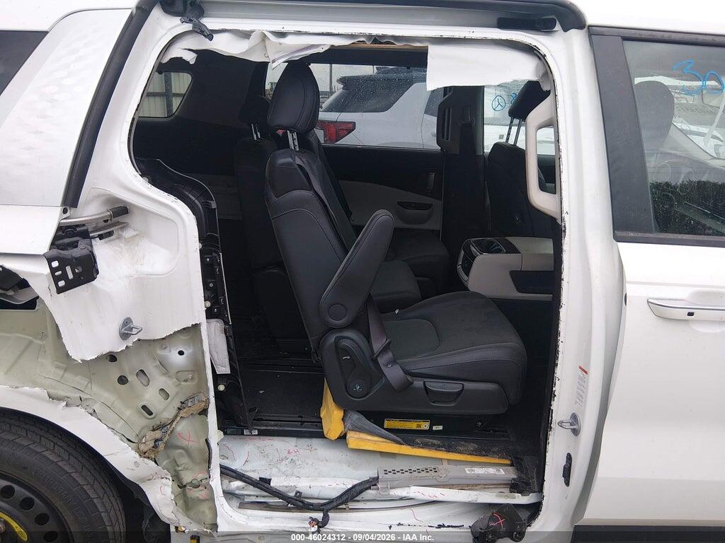 KNDNC5H3XP6300743 2023 KIA CARNIVAL MPV photo no. 8