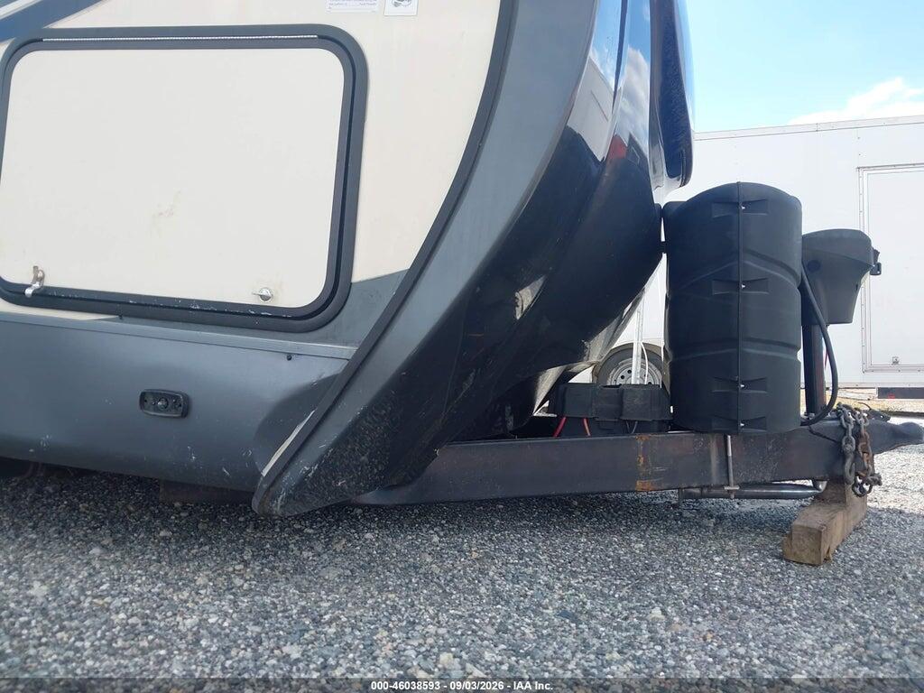 4X4TSBG22HU081592 2017 SALEM HEMISPHERE LITE photo no. 6