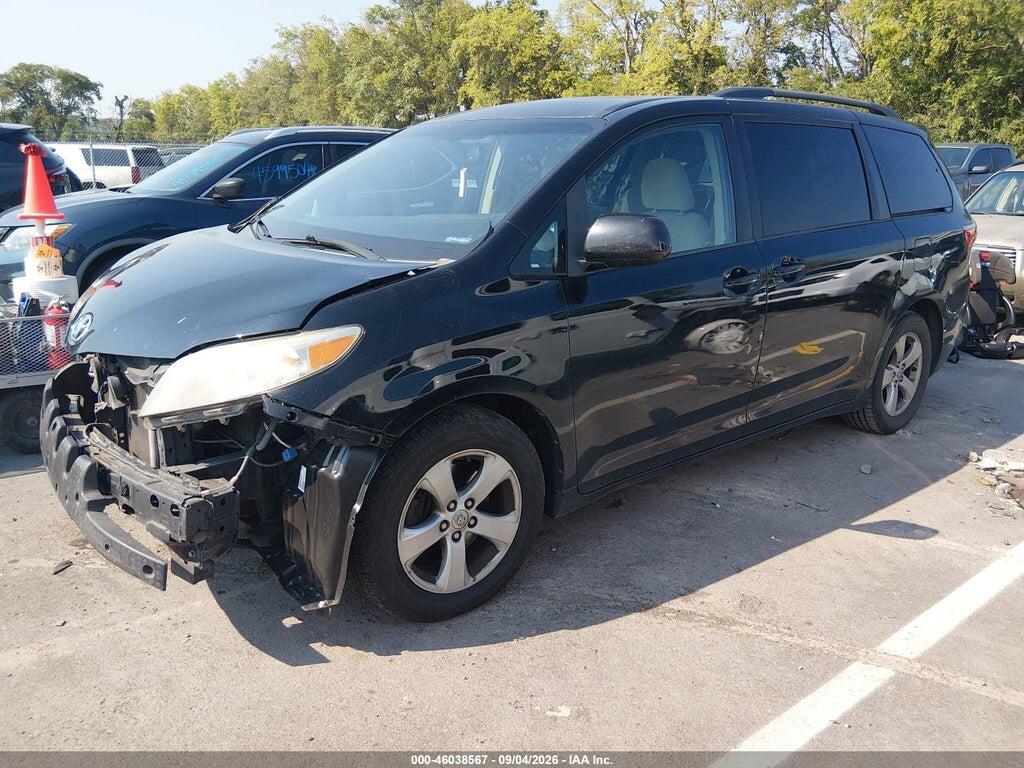 5TDKK3DC6FS574391 2015 TOYOTA SIENNA photo no. 2