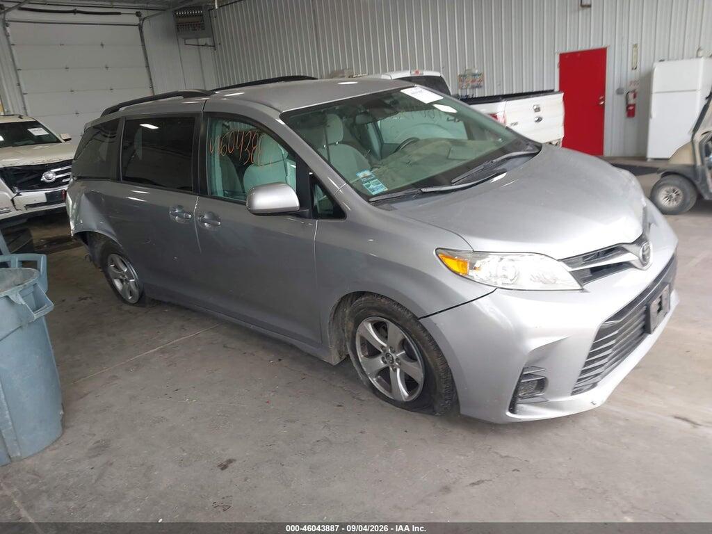 5TDKZ3DC0JS932976 2018 TOYOTA SIENNA photo no. 1