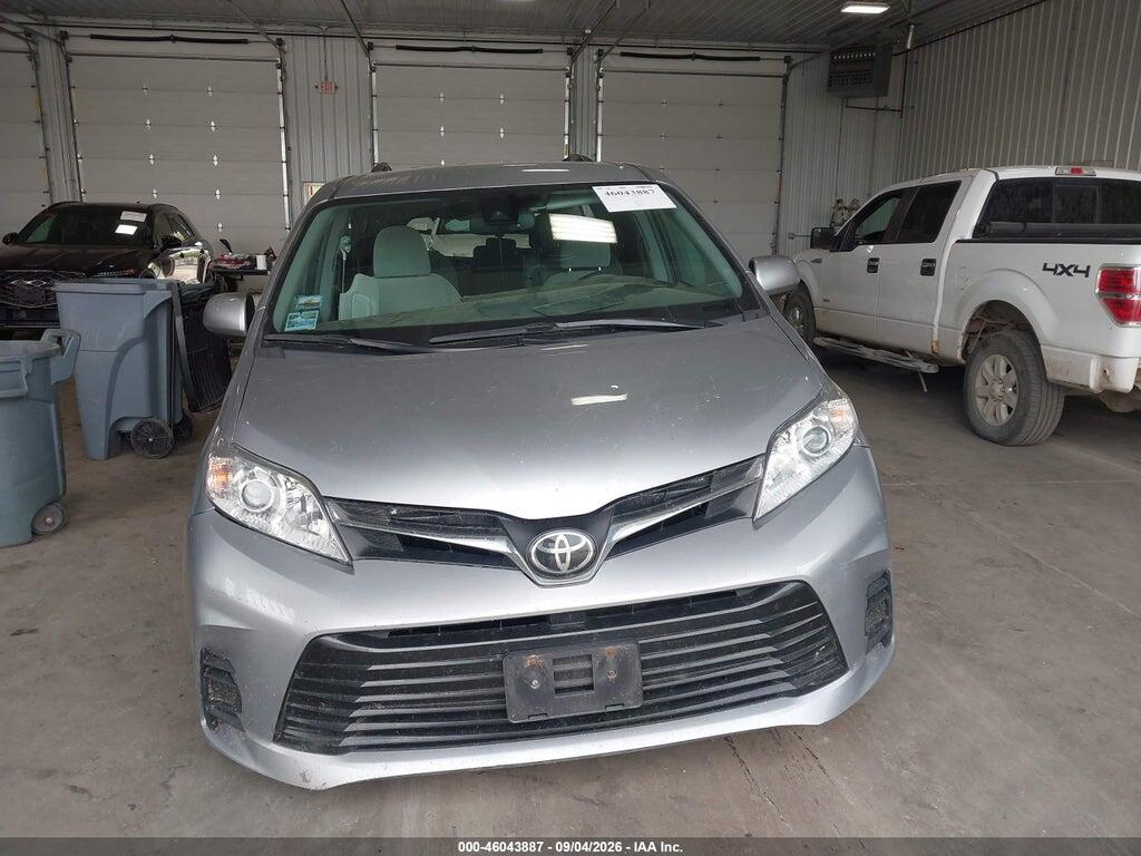 5TDKZ3DC0JS932976 2018 TOYOTA SIENNA photo no. 11