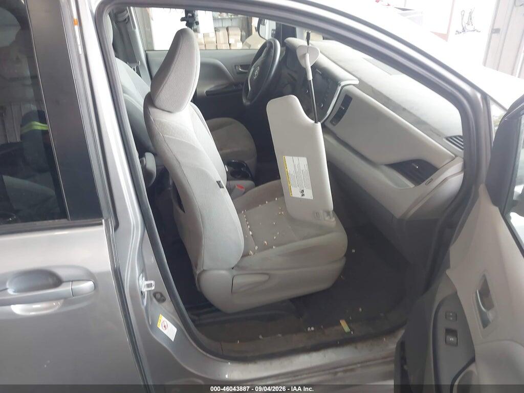 5TDKZ3DC0JS932976 2018 TOYOTA SIENNA photo no. 5