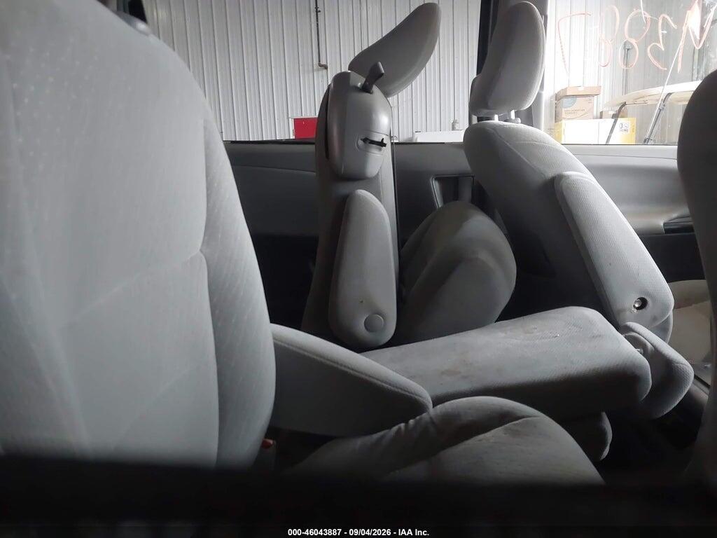 5TDKZ3DC0JS932976 2018 TOYOTA SIENNA photo no. 8
