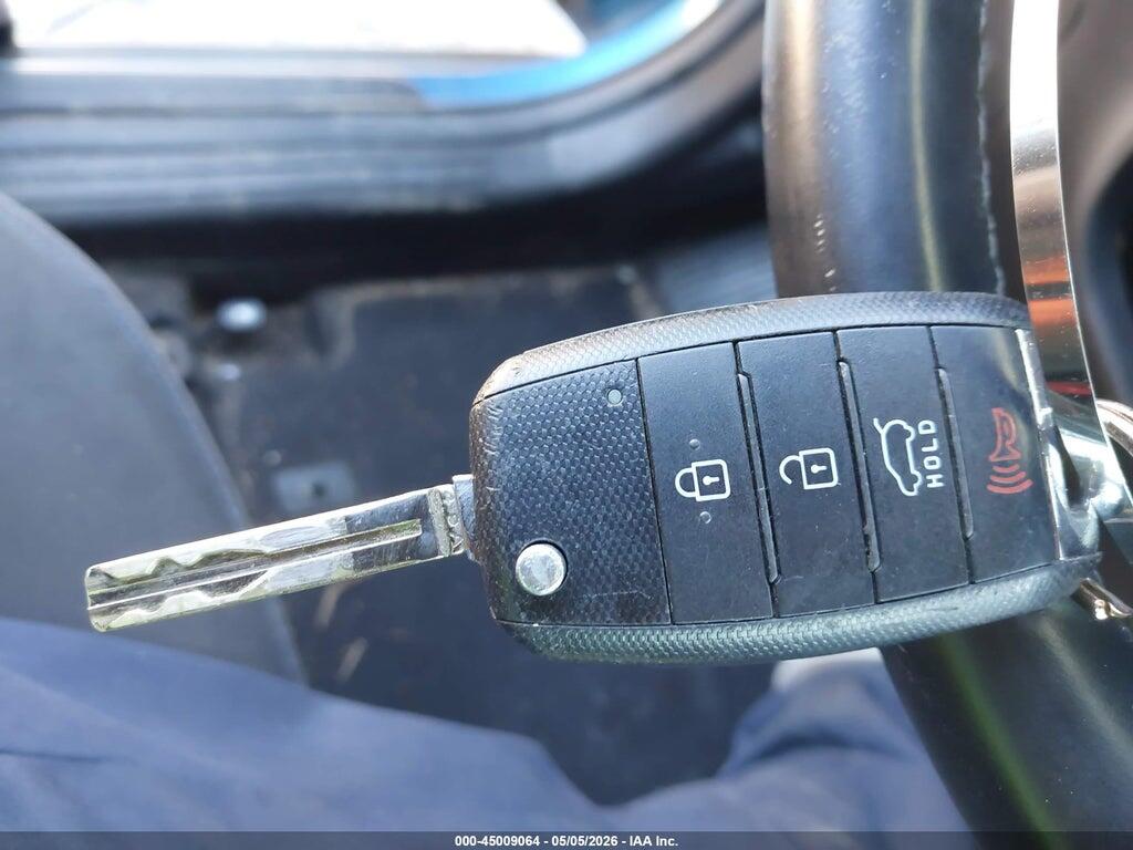 KNDJP3A54F7160135 2015 KIA SOUL photo no. 11