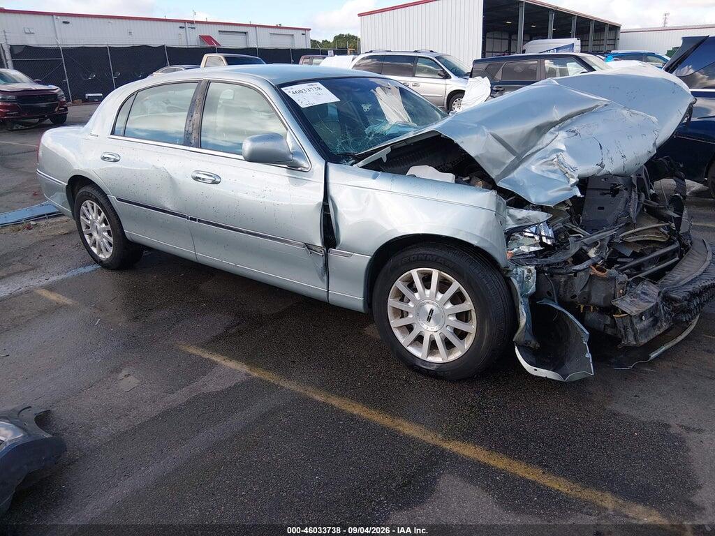 2007 LINCOLN TOWN CAR 1LNHM81W77Y628685