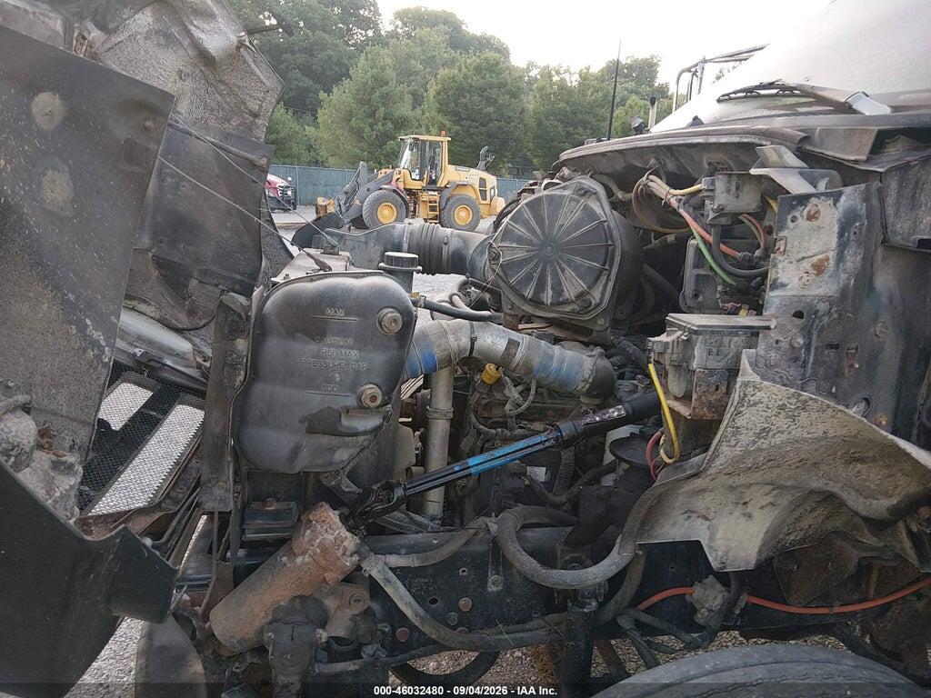 3FRWF65E44V655343 2004 FORD F-650 photo no. 9