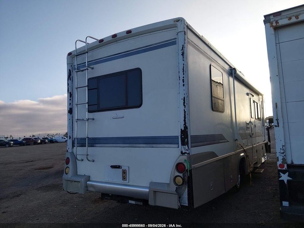 5B4LP57G733367348 2003 WORKHORSE CUSTOM CHASSIS MOTORHOME CHASSIS photo no. 4