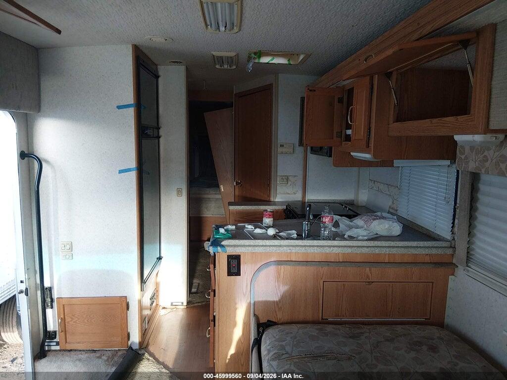 5B4LP57G733367348 2003 WORKHORSE CUSTOM CHASSIS MOTORHOME CHASSIS photo no. 8