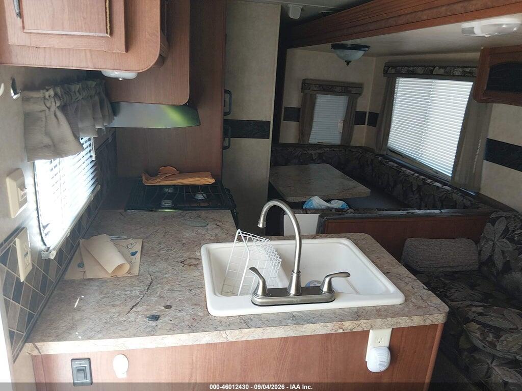 4X4TSMF22CA304978 2012 FOREST RIVER OTHER photo no. 8