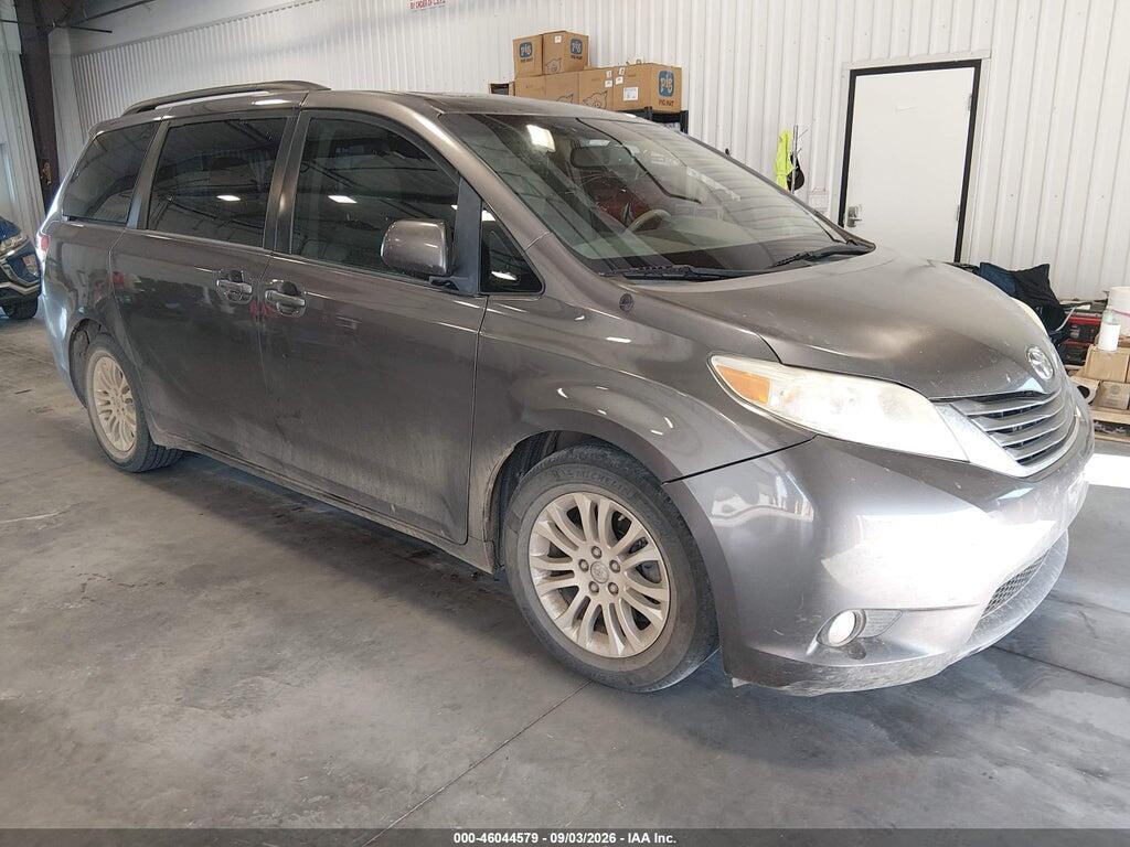 5TDYK3DC2BS007616 2011 TOYOTA SIENNA photo no. 1