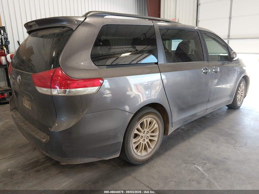 5TDYK3DC2BS007616 2011 TOYOTA SIENNA photo no. 4