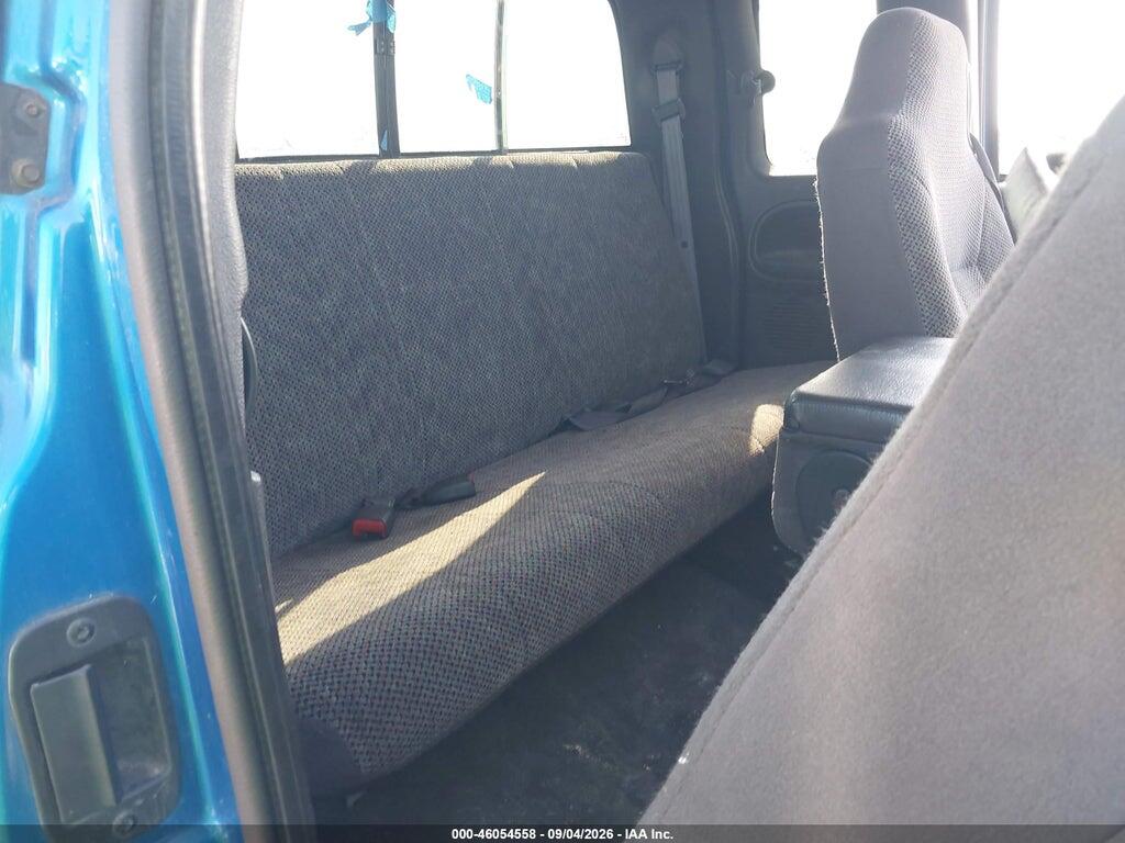 3B7KF23Z0YG112009 2000 DODGE RAM 2500 photo no. 8
