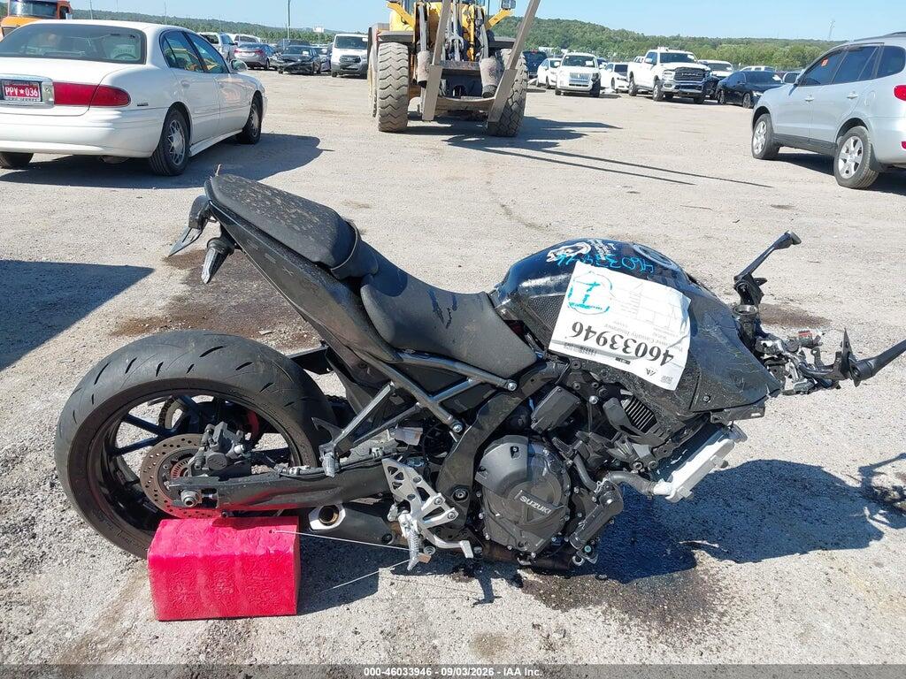 JS1EM13B0S7101024 2025 SUZUKI GSX800 photo no. 11