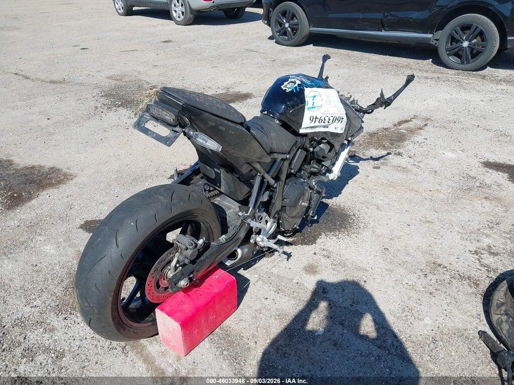 JS1EM13B0S7101024 2025 SUZUKI GSX800 photo no. 4