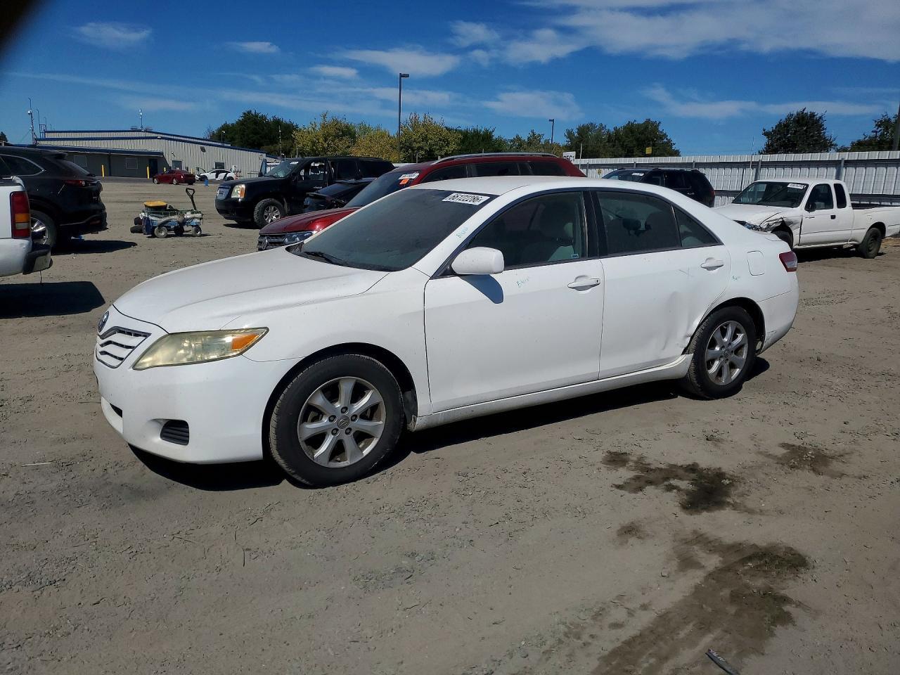 2011 TOYOTA CAMRY 4T1BF3EK0BU625556