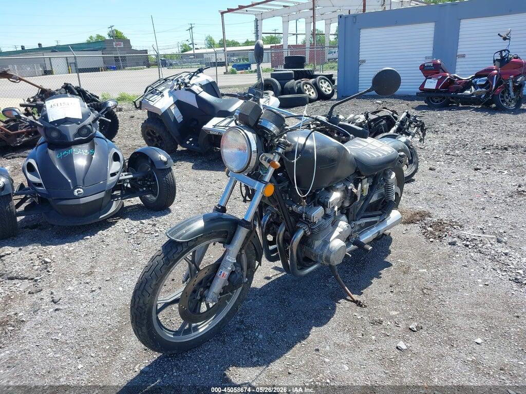 JS1GR73A0C2105559 1982 SUZUKI GS750 photo no. 2