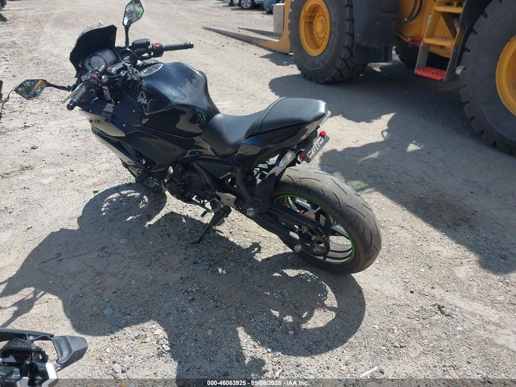 JKAEXEK12KDA28847 2019 KAWASAKI EX650 photo no. 3