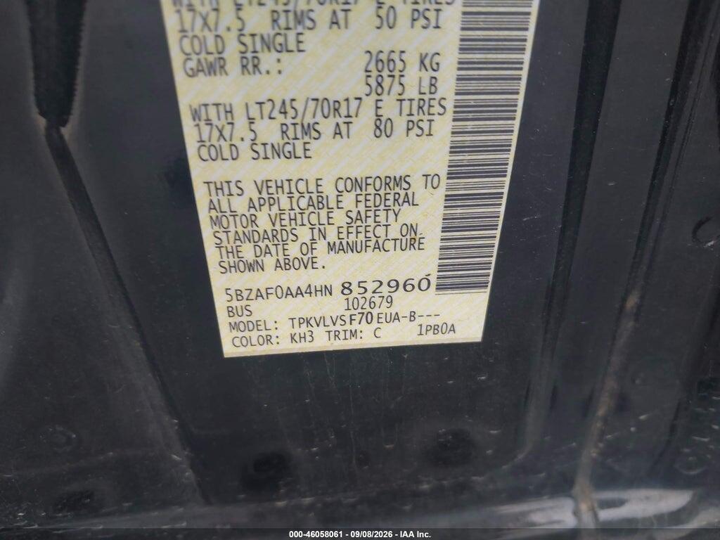 5BZAF0AA4HN852960 2017 NISSAN NV PASSENGER NV3500 HD photo no. 9