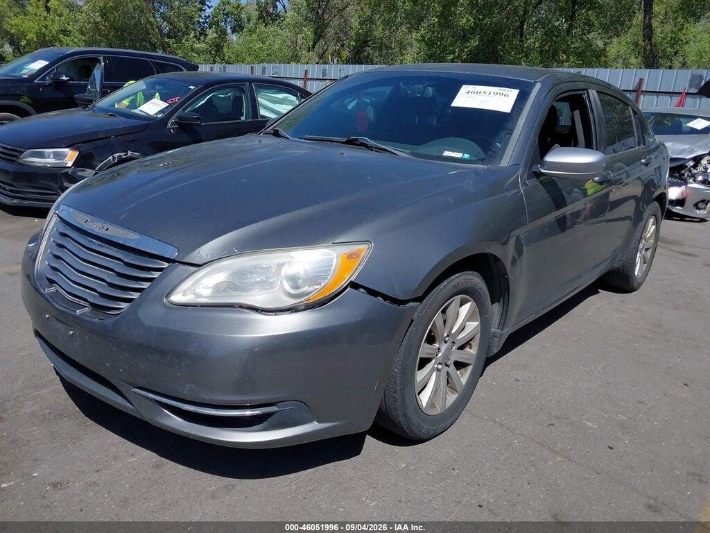1C3CCBBB0DN584590 2013 CHRYSLER 200 photo no. 2