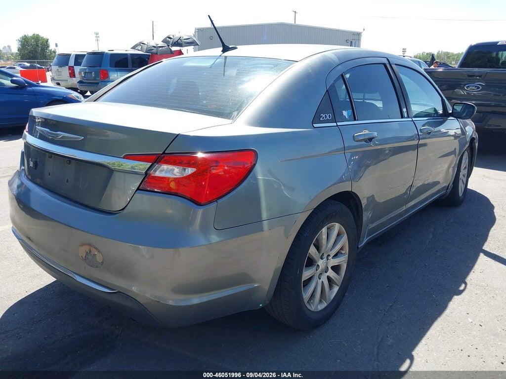 1C3CCBBB0DN584590 2013 CHRYSLER 200 photo no. 4