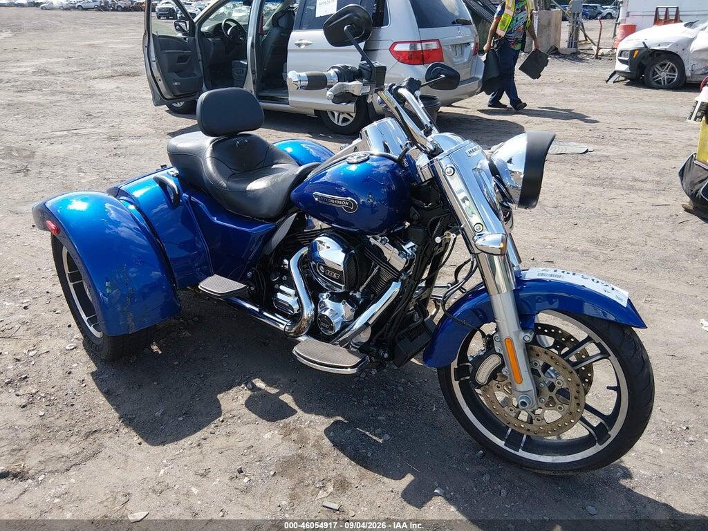 2015 HARLEY-DAVIDSON FLRT 1HD1MCM16FB857125