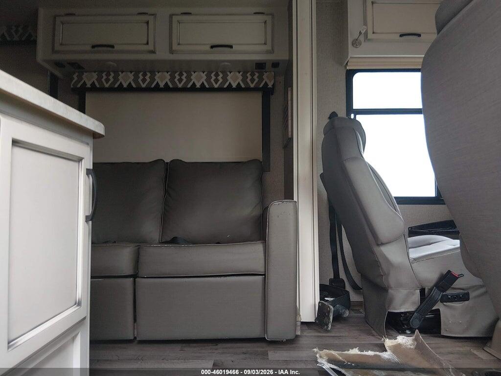 1F65F5DY0K0A17582 2019 FORD F53 photo no. 5