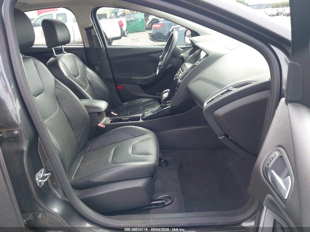 1FADP3N23HL325623 2017 FORD FOCUS photo no. 5
