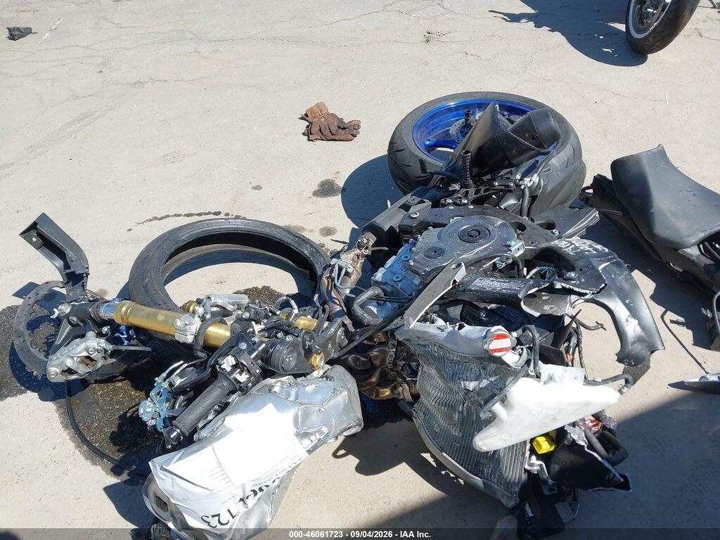 JS1GR7MA2T7101076 2026 SUZUKI GSX-R750 photo no. 11