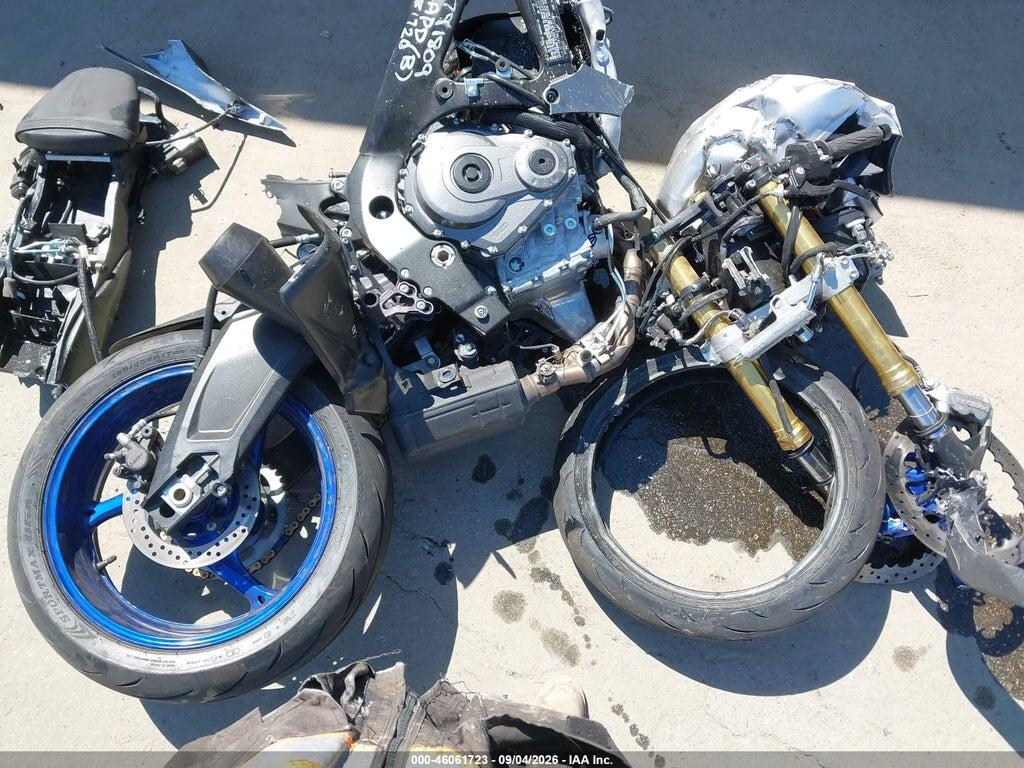 JS1GR7MA2T7101076 2026 SUZUKI GSX-R750 photo no. 3