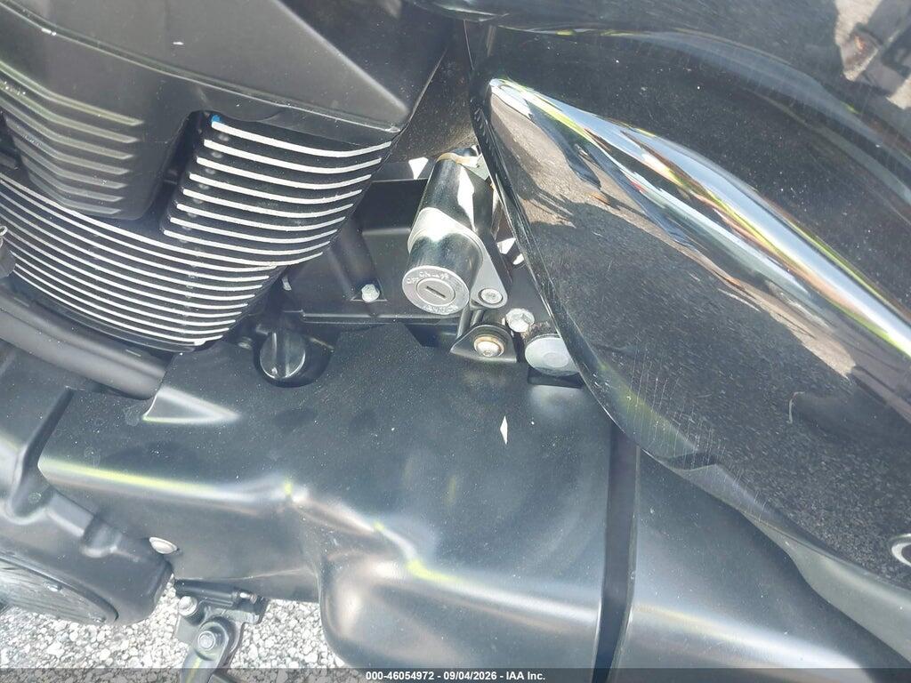 JS1VY53A6B2100394 2011 SUZUKI VZR1800 photo no. 11