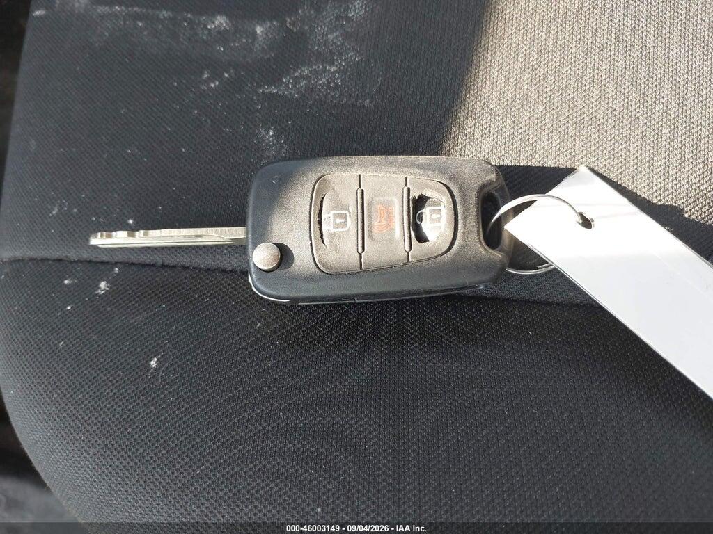 KNDJT2A62C7420686 2012 KIA SOUL photo no. 11