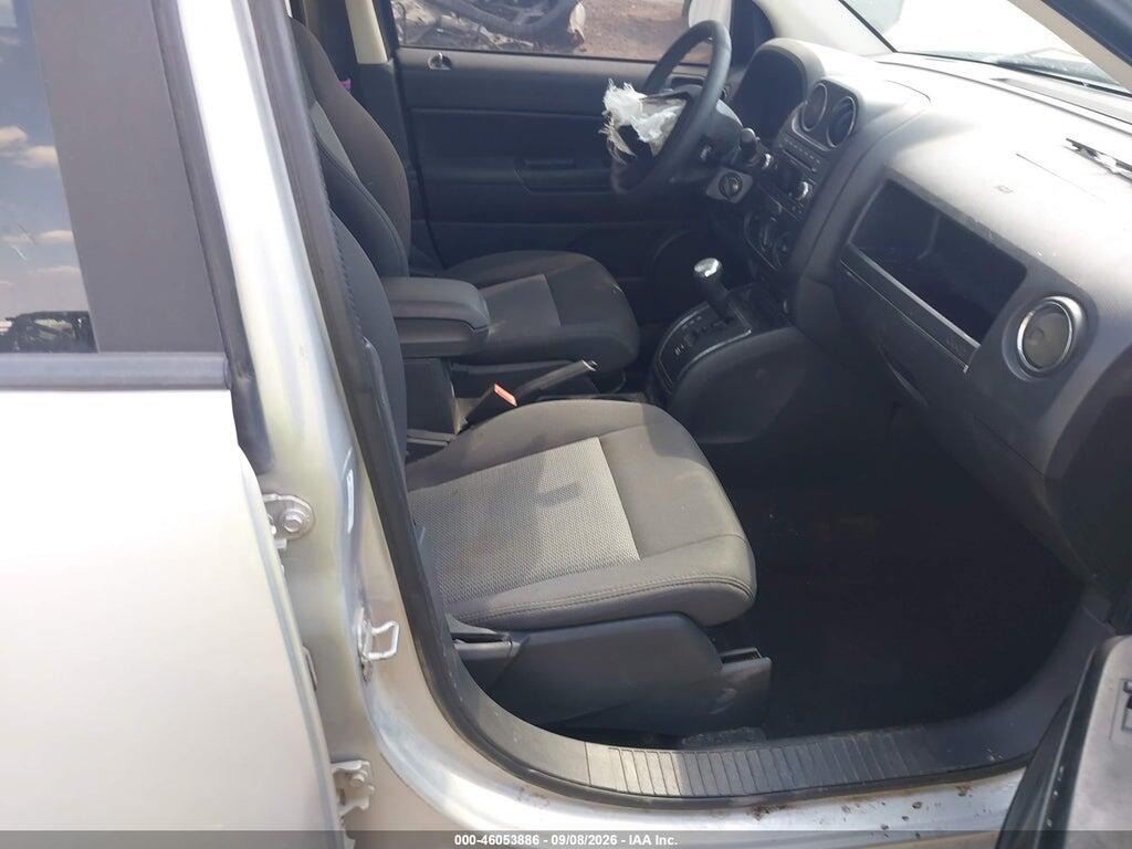 1J4FT47B09D123927 2009 JEEP COMPASS photo no. 5