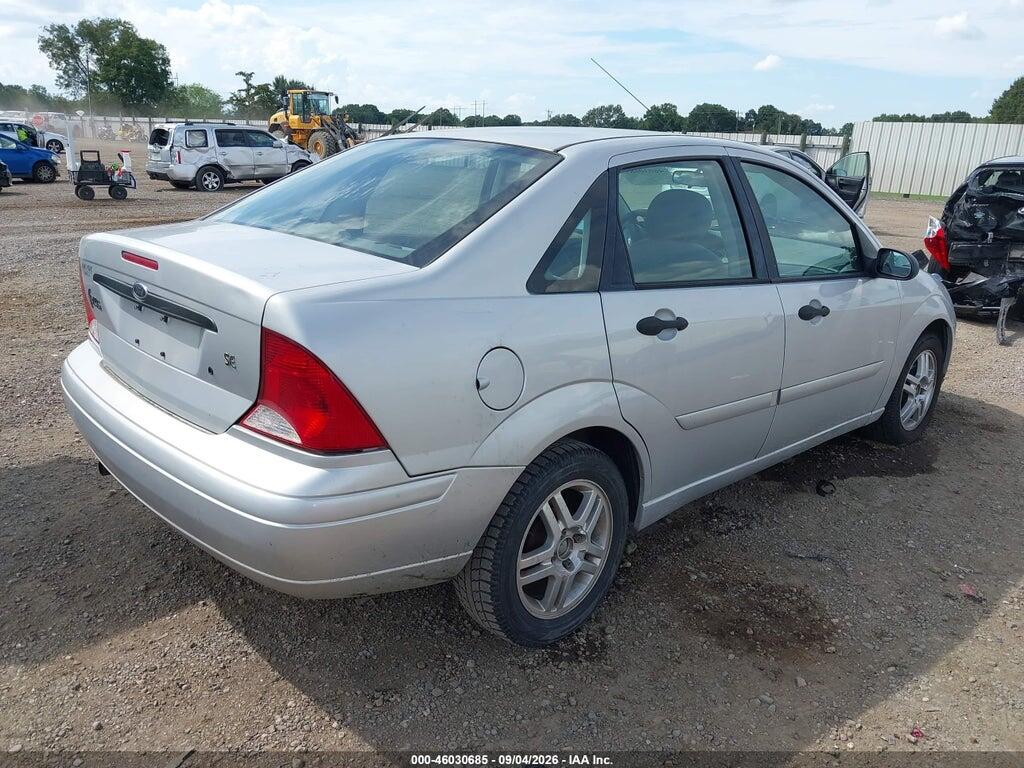 1FAFP343X4W180639 2004 FORD FOCUS photo no. 4