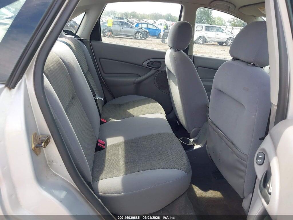 1FAFP343X4W180639 2004 FORD FOCUS photo no. 8
