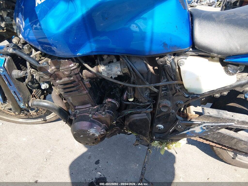 JKAZRDK105A001297 2005 KAWASAKI ZR750 photo no. 9