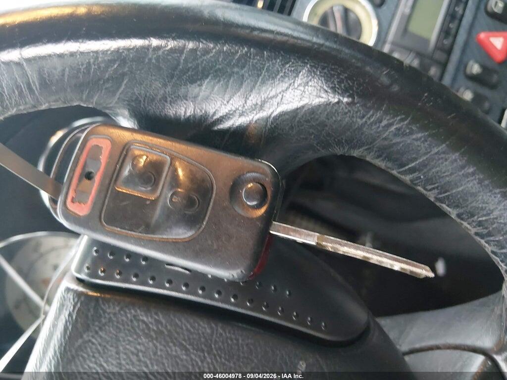 WDBKK47F1YE163008 2000 MERCEDES-BENZ SLK photo no. 11