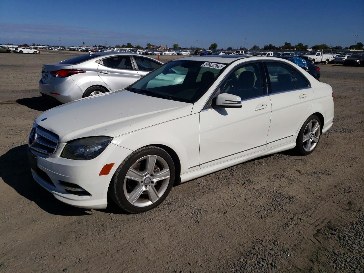 2011 MERCEDES-BENZ C WDDGF5EB5BR176597