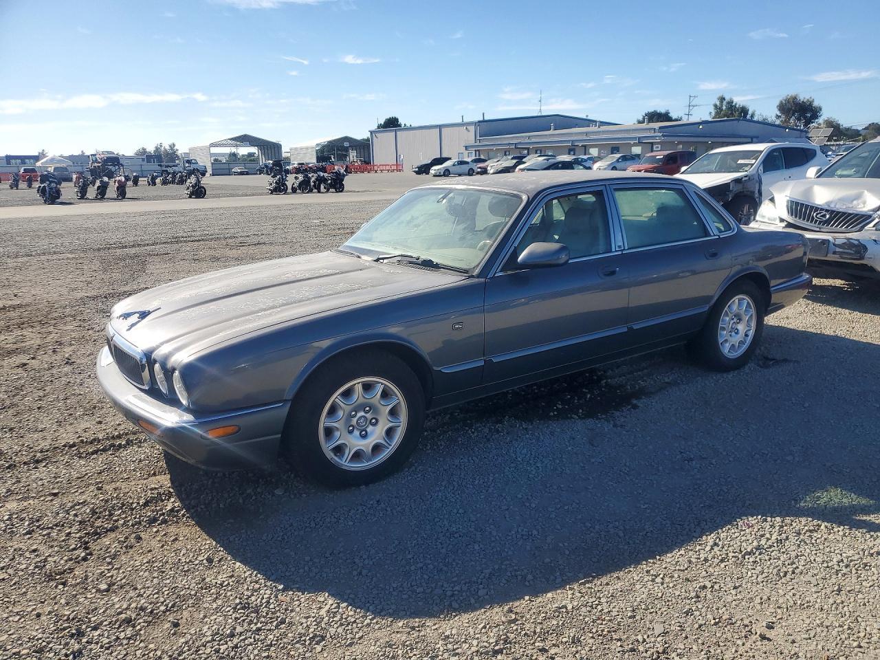 2001 JAGUAR XJ8 SAJDA14C71LF28390