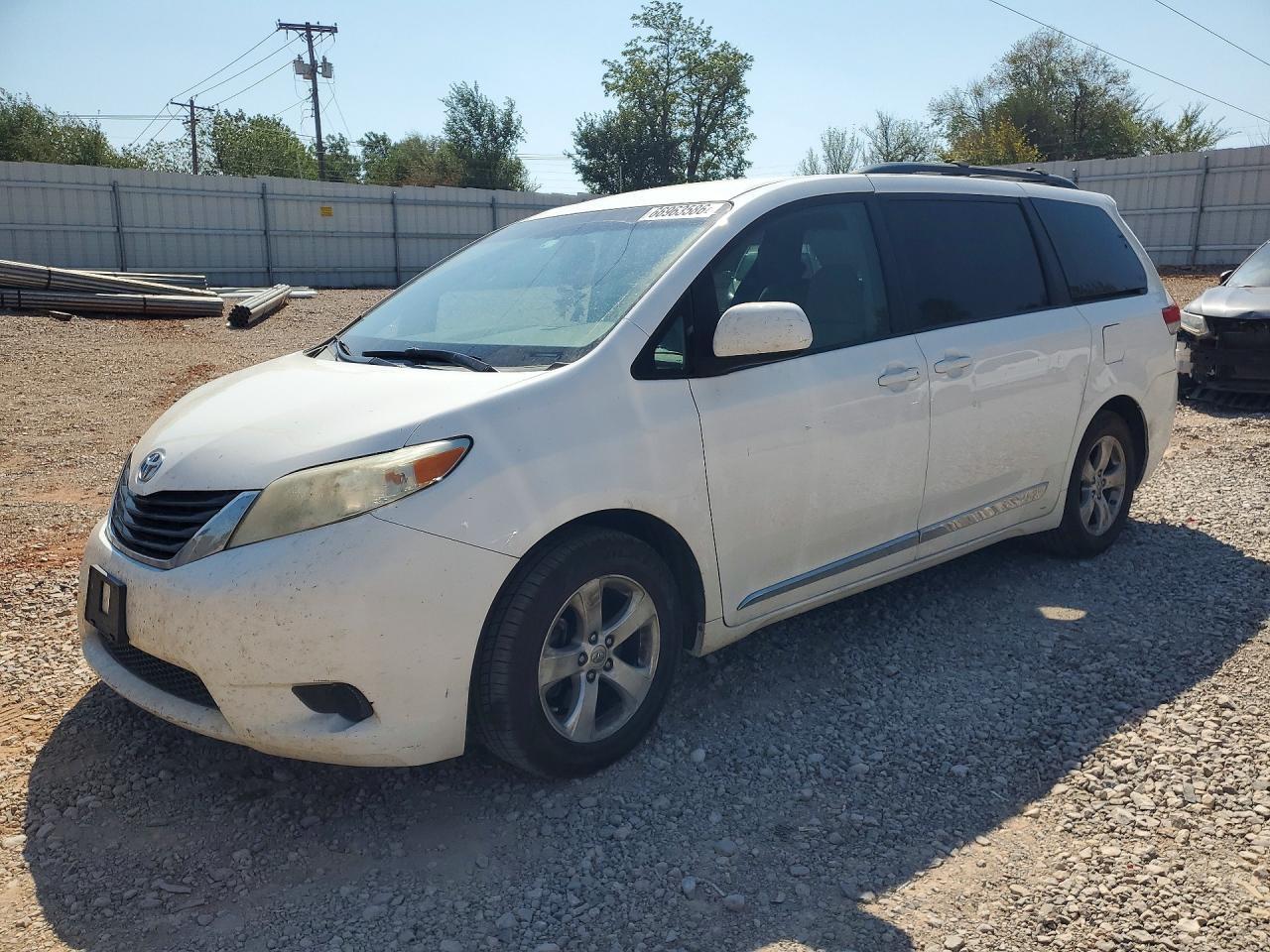2014 TOYOTA SIENNA 5TDKK3DCXES527069