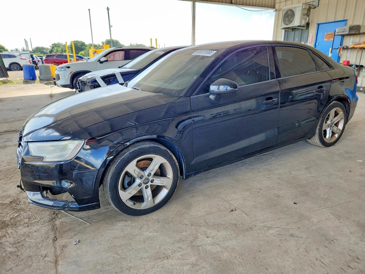 2017 AUDI A3 WAUAUGFF6H1040048