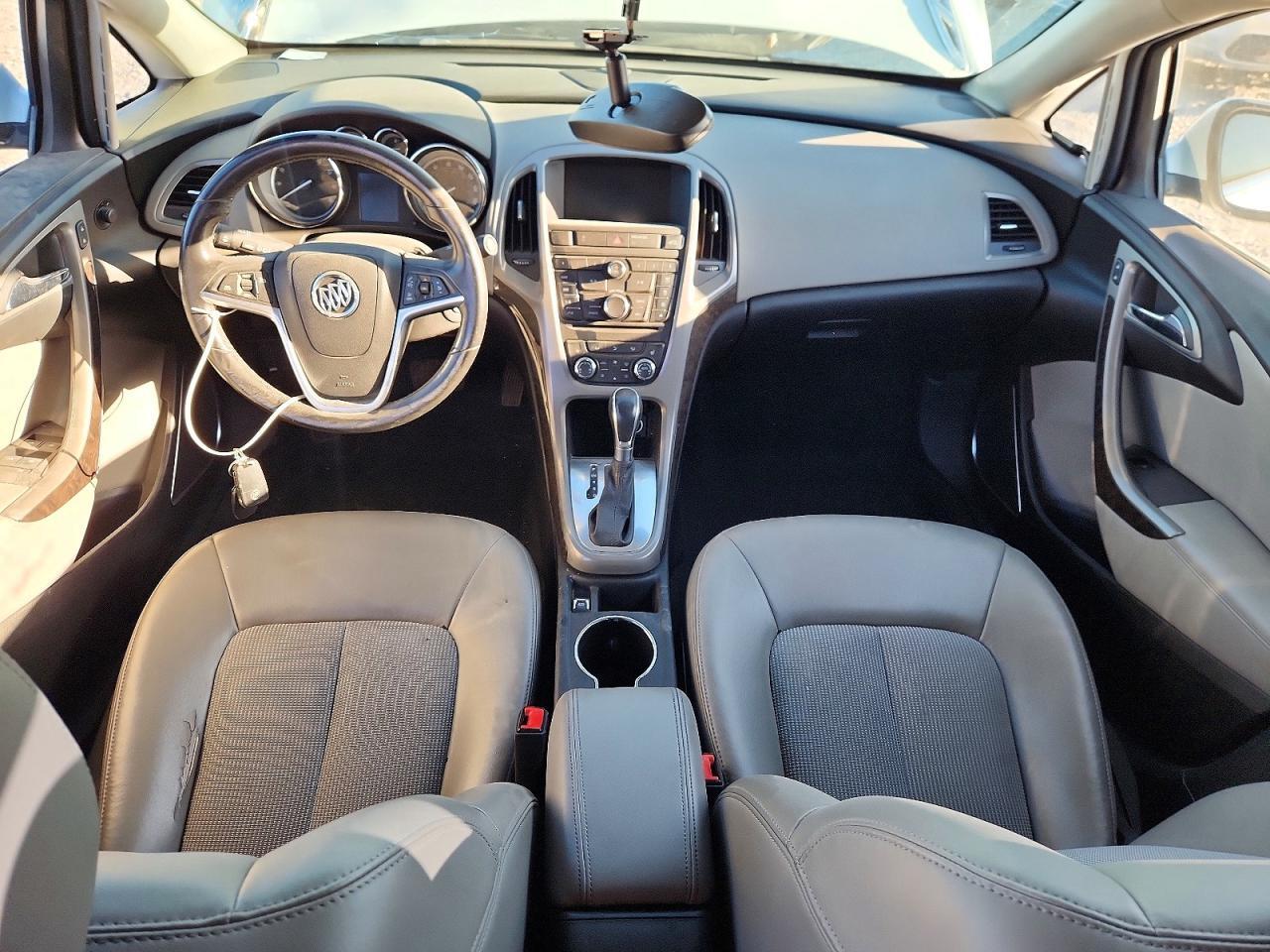 2017 BUICK VERANO SPORT TOURING — Фото 8 из 12
