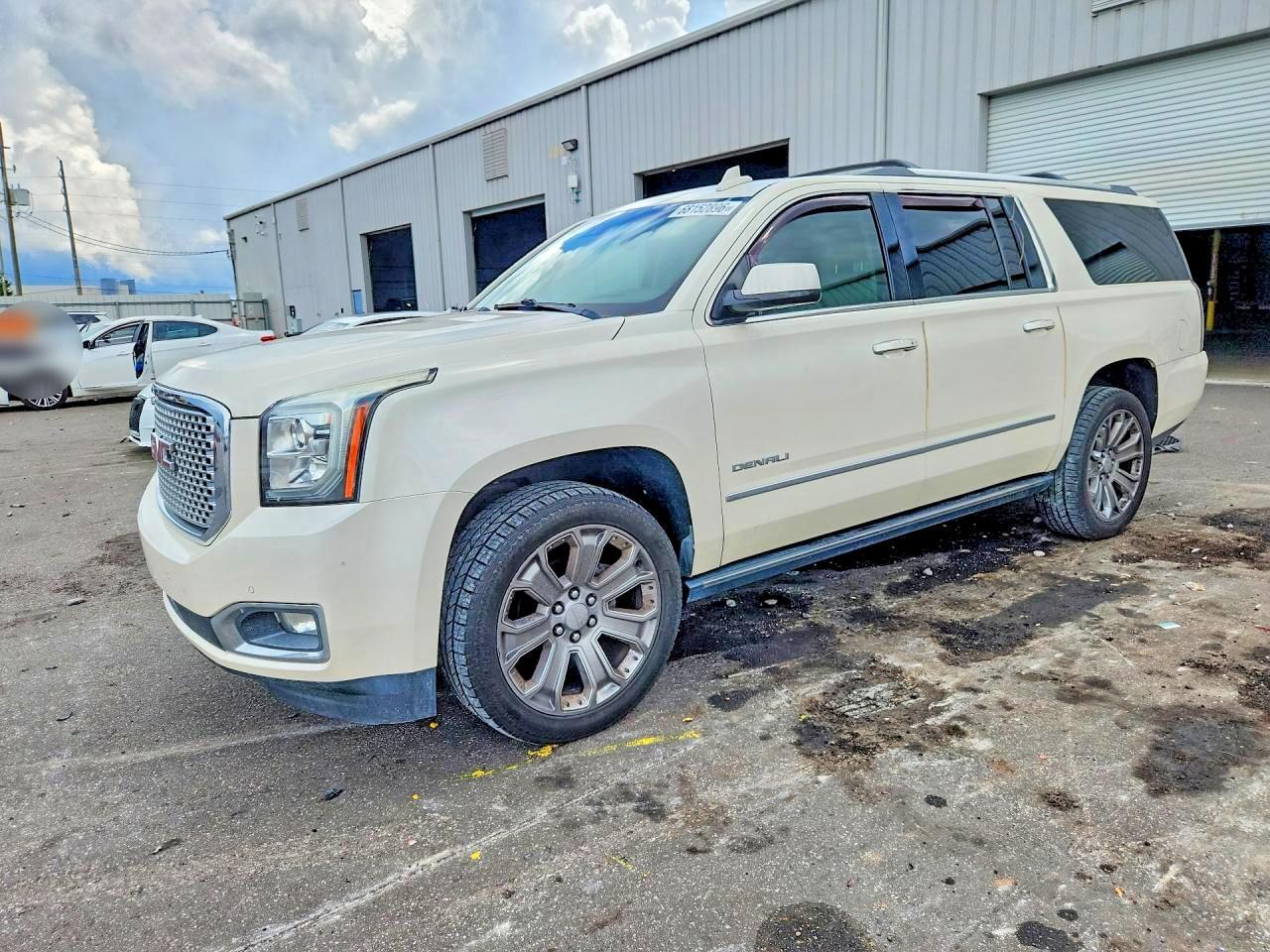 2015 GMC YUKON XL 1GKS2JKJ4FR648982