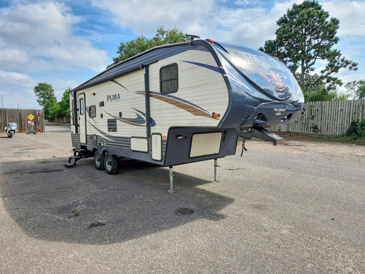 2018 FOREST RIVER PUMA 253FBS 4X4FPUA24JP068267