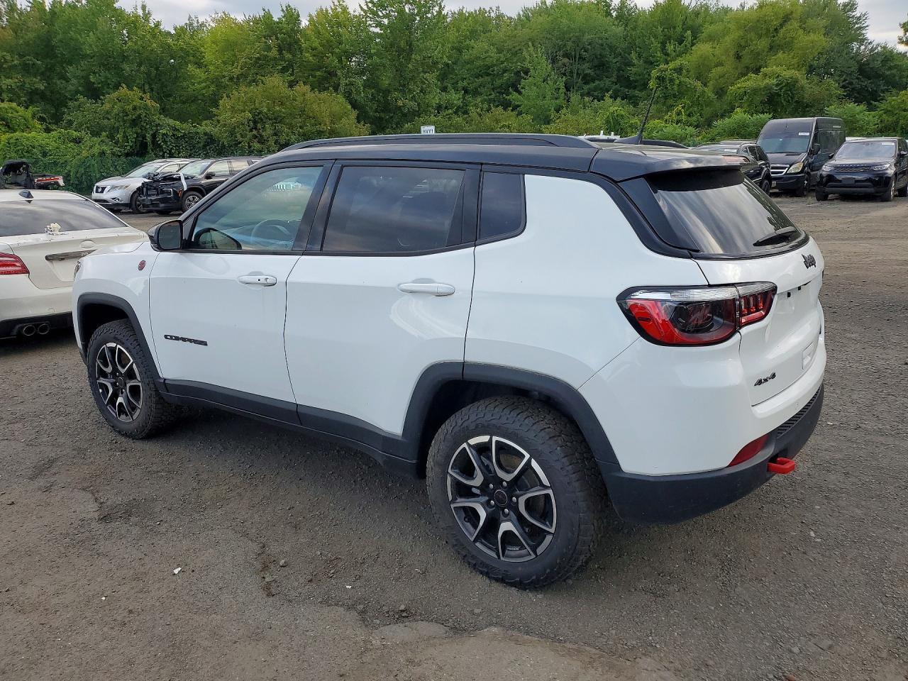 2025 JEEP COMPASS TRAILHAWK — Фото 2 из 13