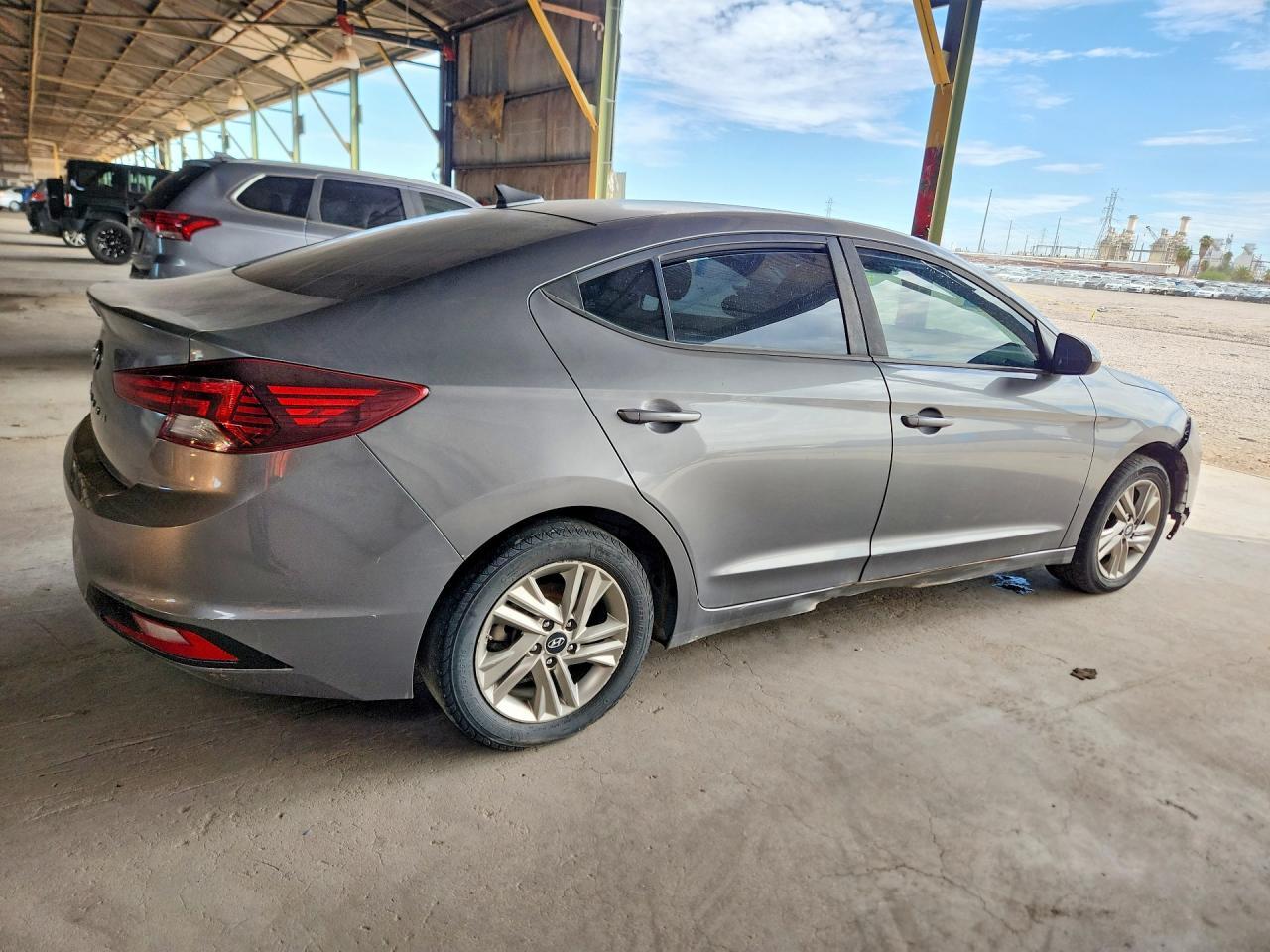 2020 HYUNDAI ELANTRA SEL — Фото 3 из 12