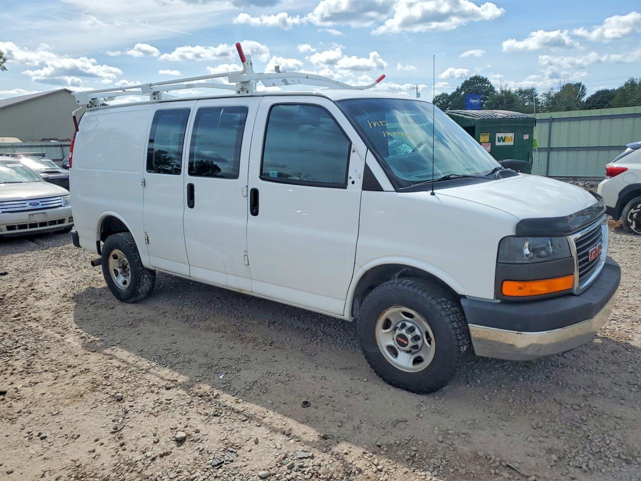 2017 GMC SAVANA G2500 — Фото 4 из 13