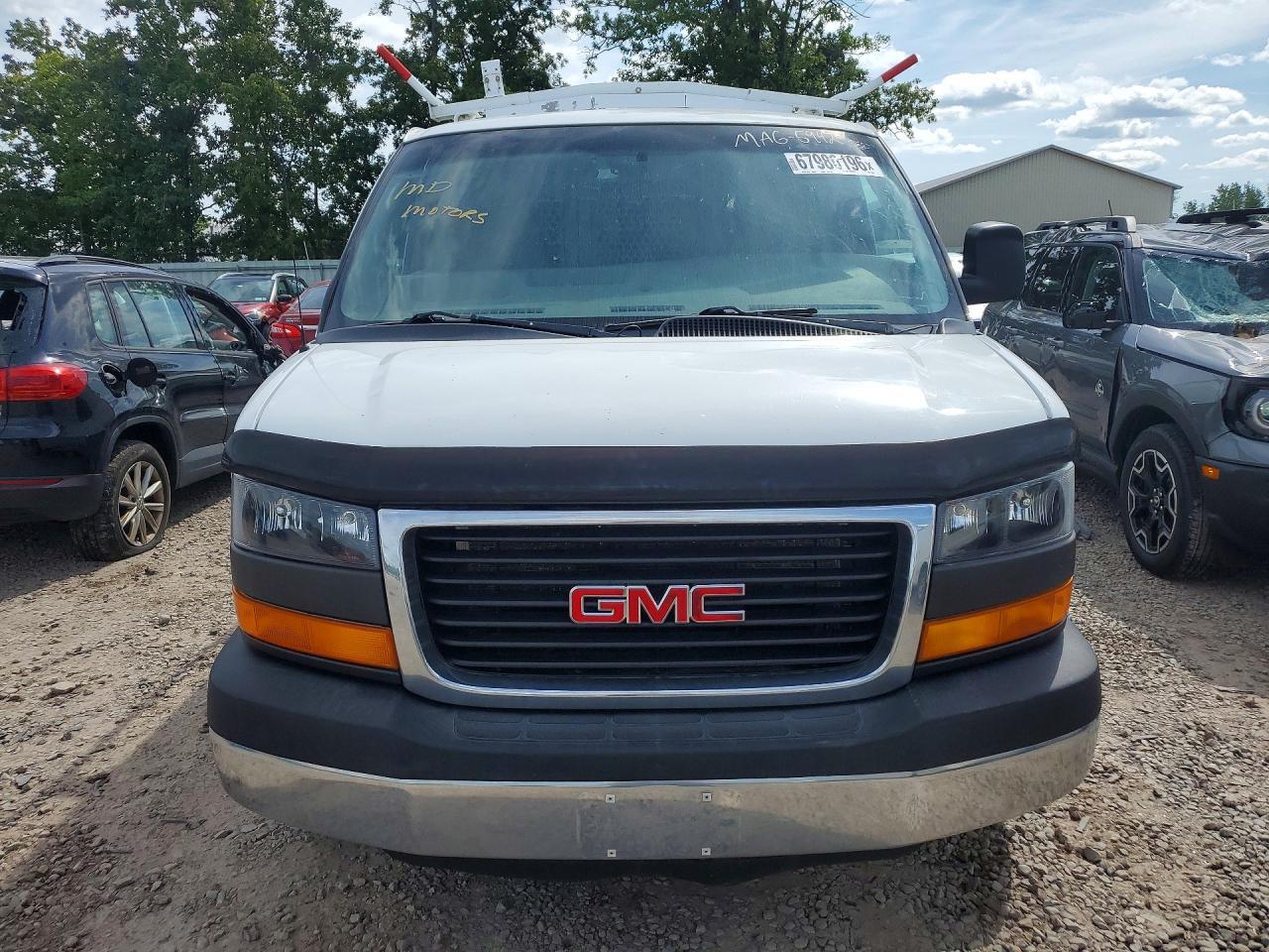 2017 GMC SAVANA G2500 — Фото 5 из 13