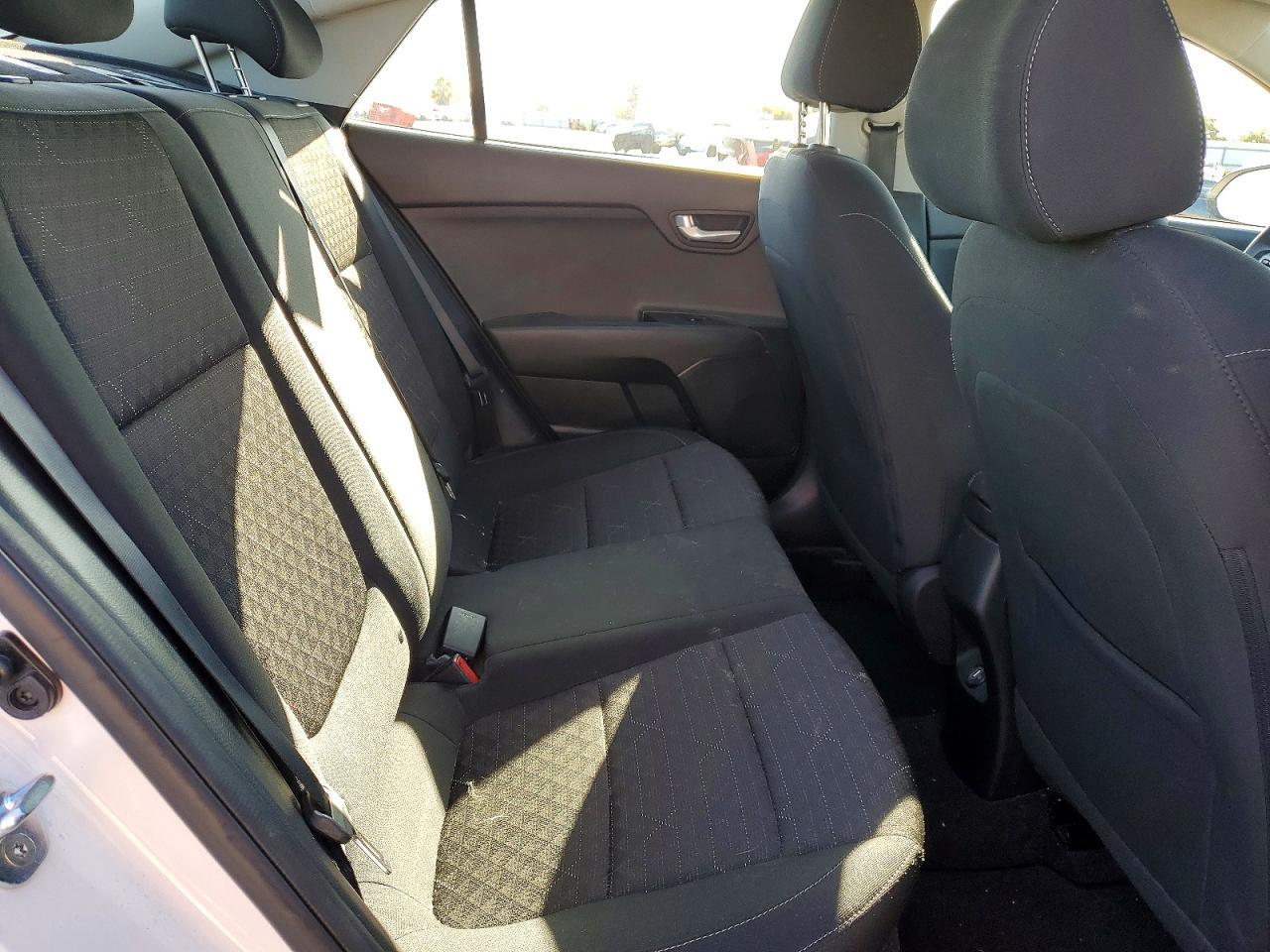 3KPA24AD0NE458112 2022 KIA RIO photo no. 10