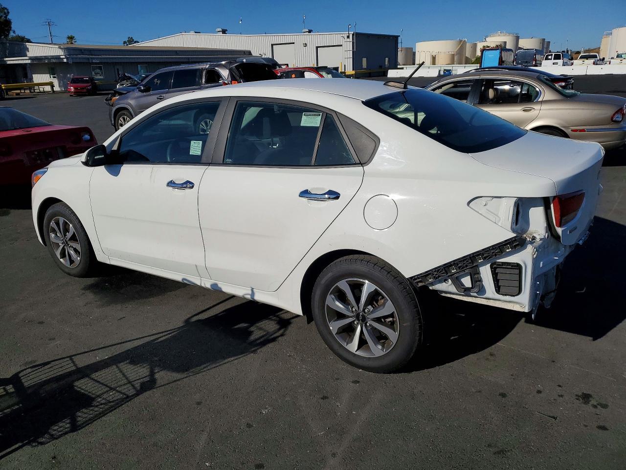 3KPA24AD0NE458112 2022 KIA RIO photo no. 2