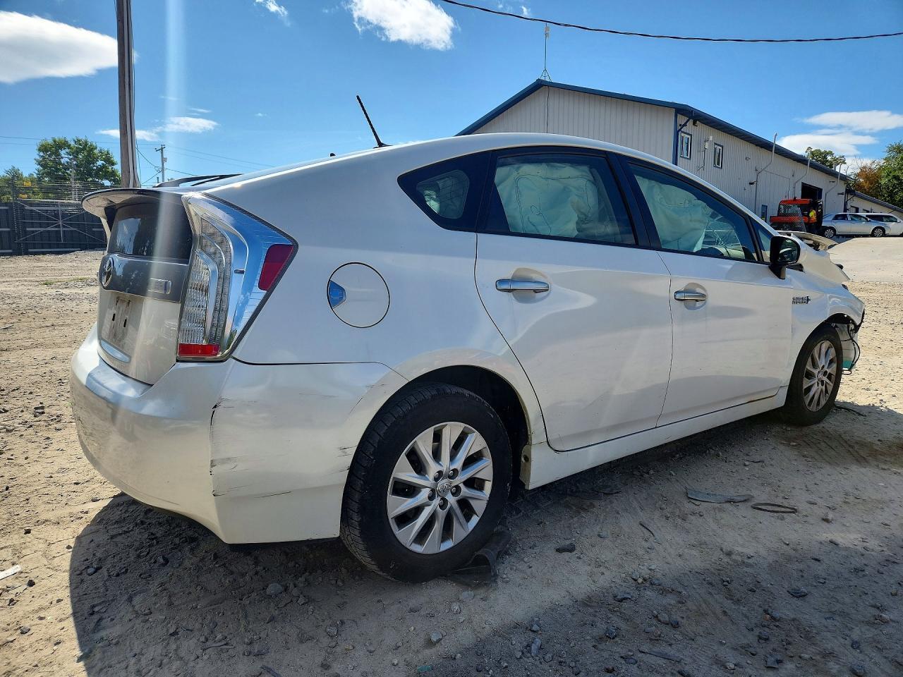 2012 TOYOTA PRIUS PLUG-IN HYBRID ADVANCED — Фото 3 из 12